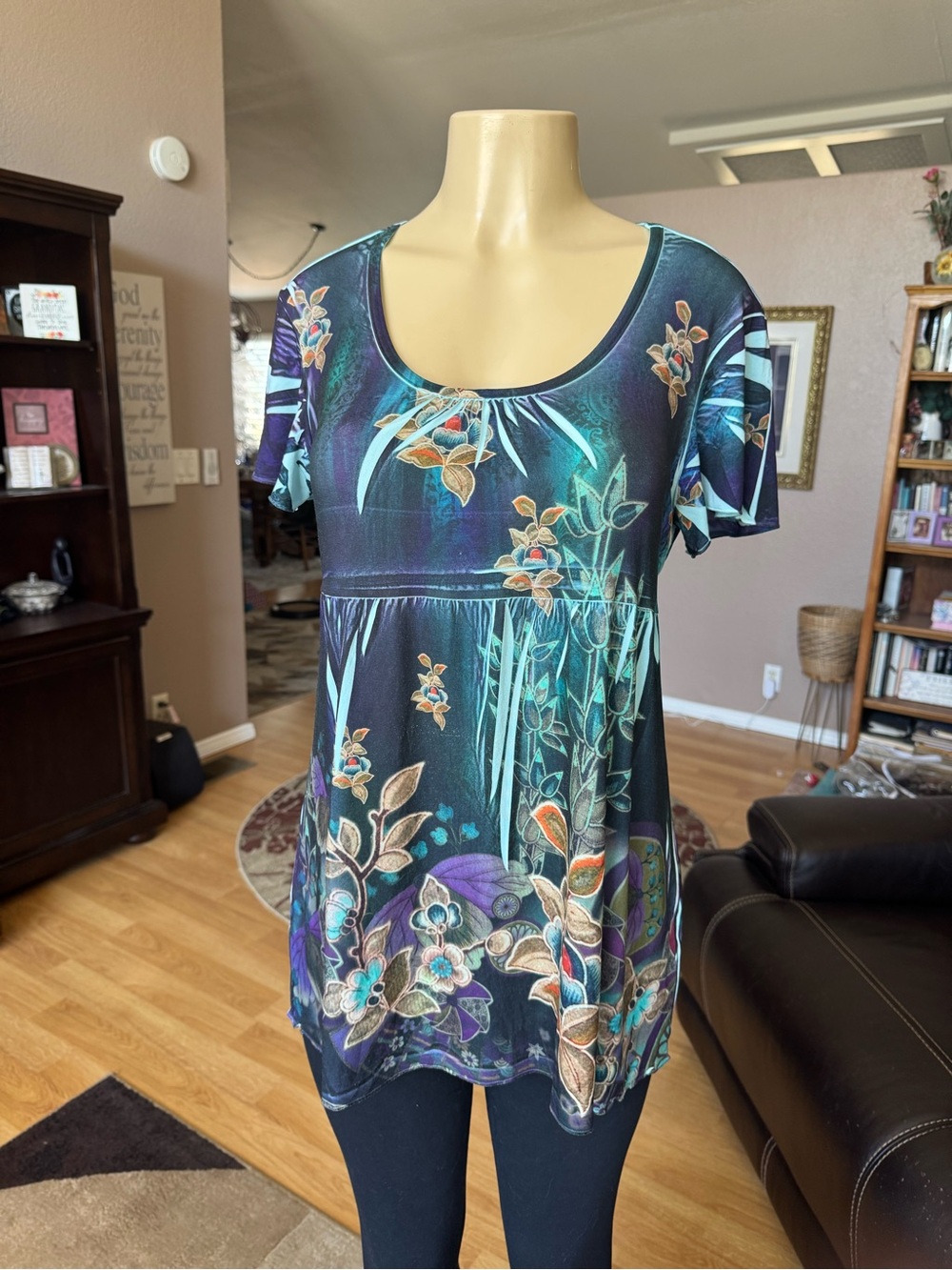 Notations floral scoop neck multicolored short sleeve silky blouse-size M